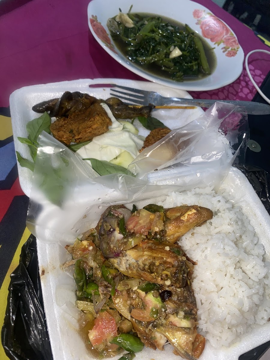 Sea Food Mas Bray 29 spesial sambal pecak