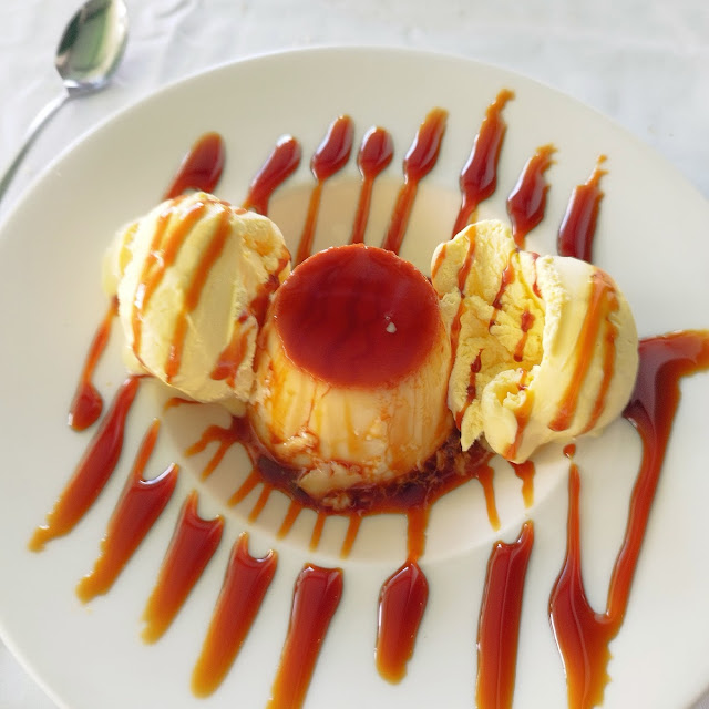 Flan Casero Con Helado de Vsinilla