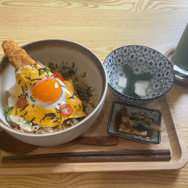 Kimchi Sun Fish Don & Houjicha Latte