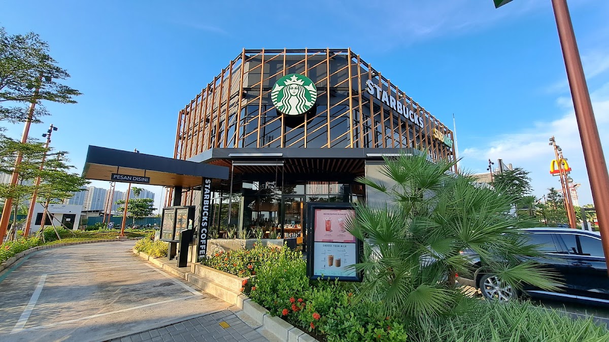 Starbucks Centre Point PIK 2