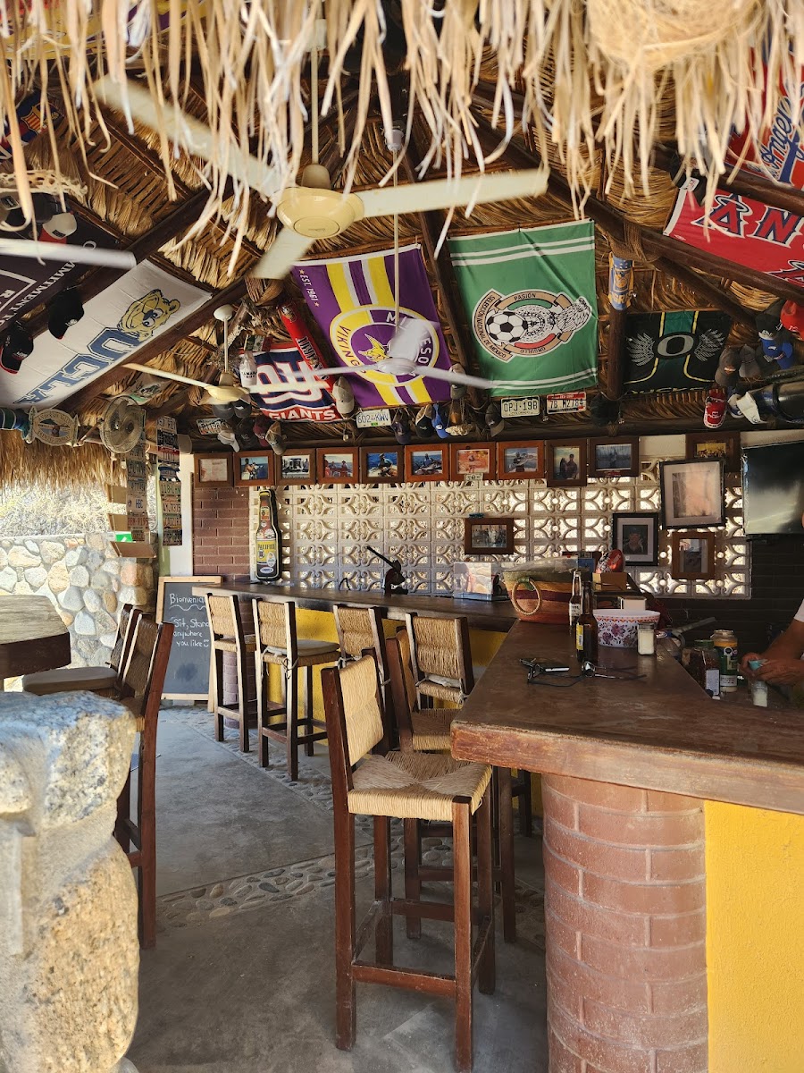 El Vecino, pizzas y bar