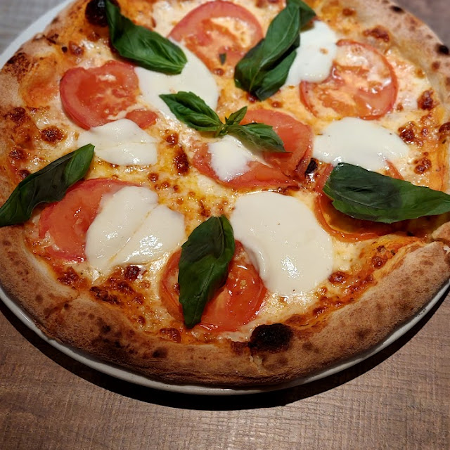 Pizza Caprese