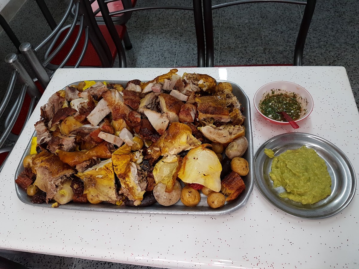Piqueteadero La Gallina Dorada