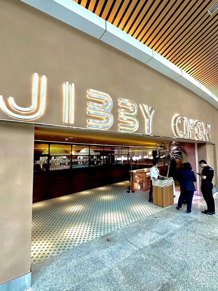 Jibby Chow @ KLIA Terminal 1 Satellite
