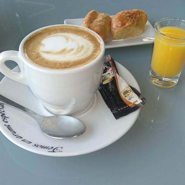 Café Con Leche