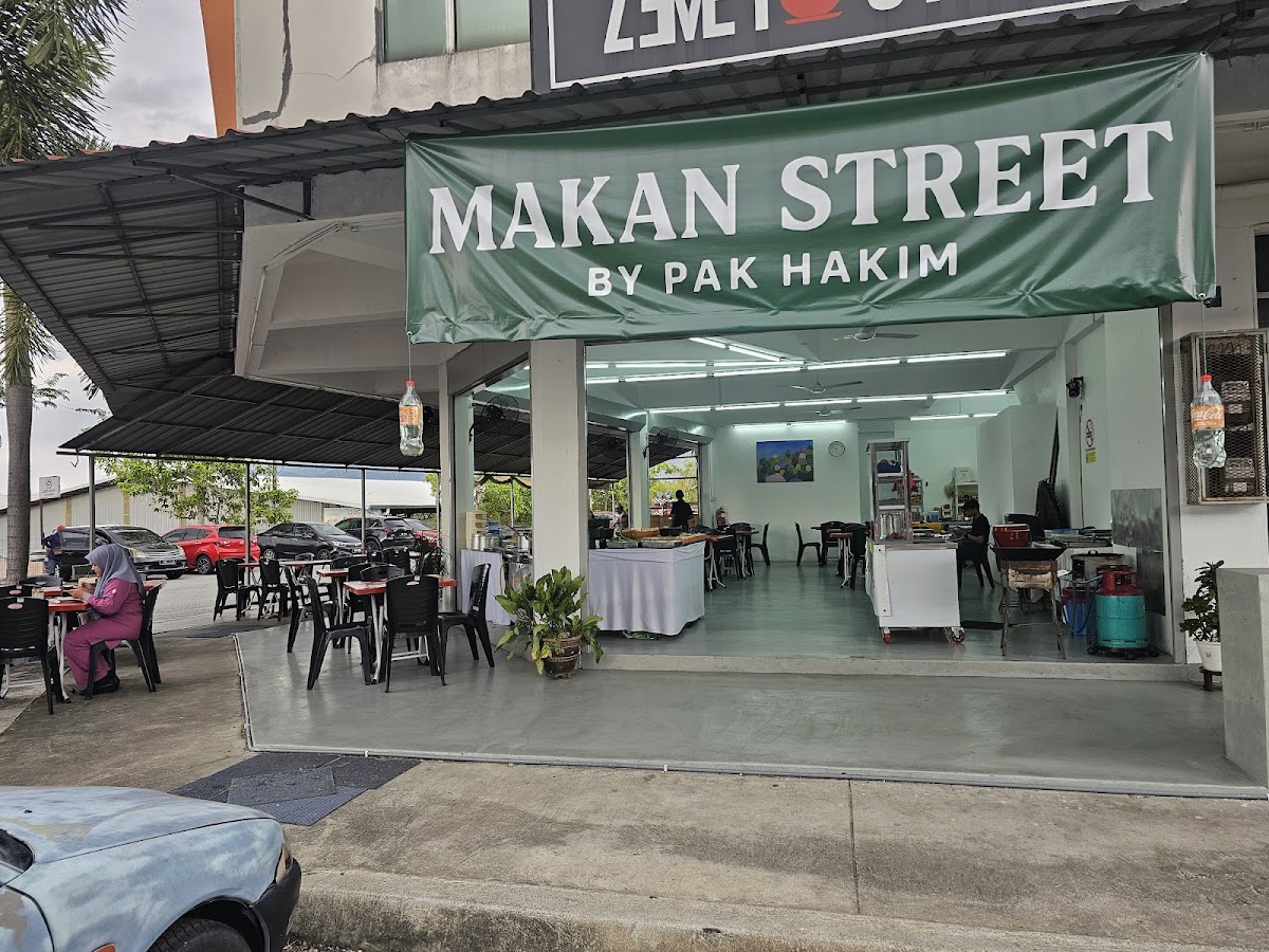 Makan Street by Pak Hakim