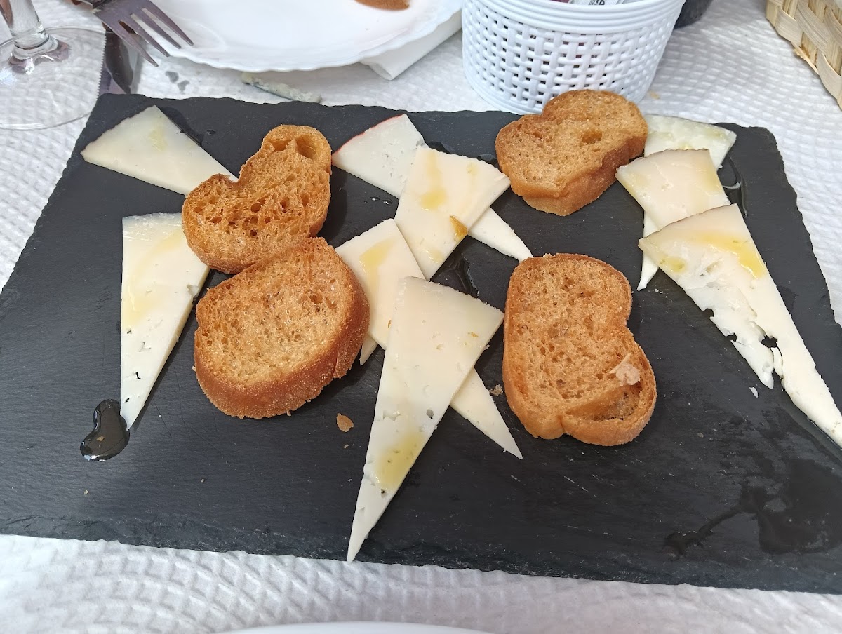 ENTRE TAPAS! Hogar del Pensionista