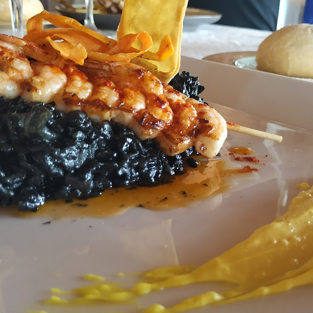 Arroz Negro Con Sepia Y Alioli