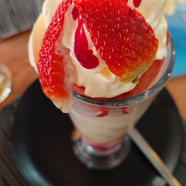Strawberry Sundae