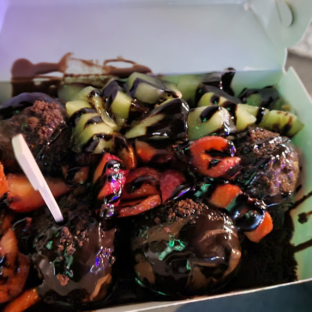 Box with Choco Sauce and Fruits