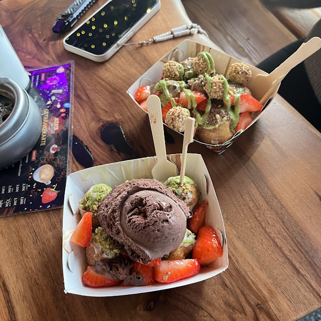 Eis Und Erdbeeren