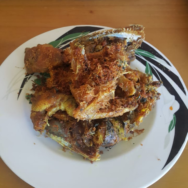 Ayam Kampung Goreng Serundeng