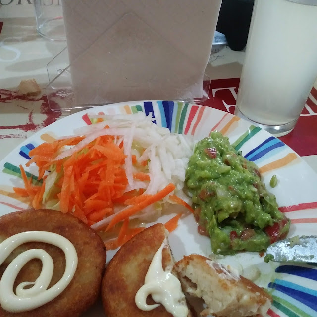 Tortas de Papa Con Ensalada