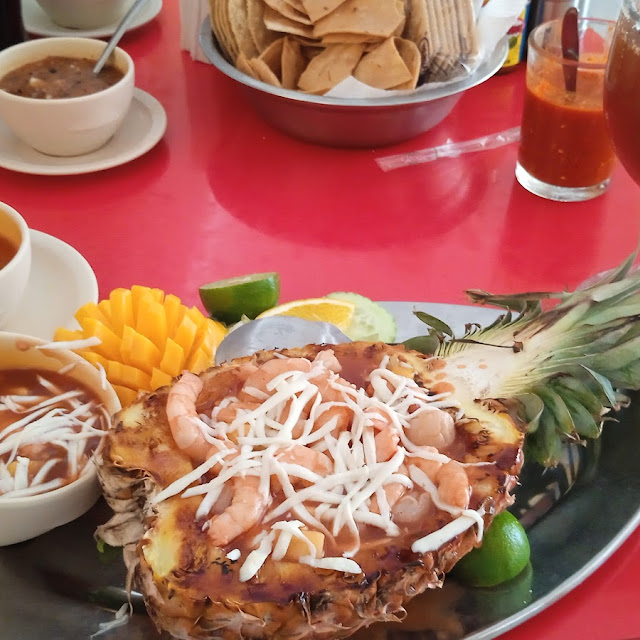 Piña Rellena