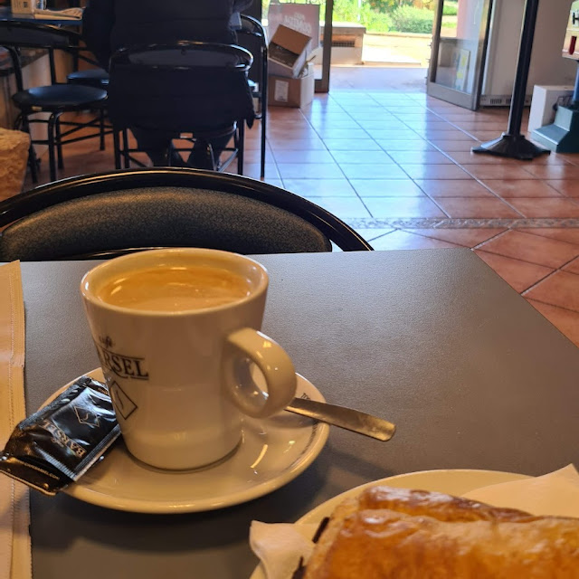 Café Con Leche Y Napolitana