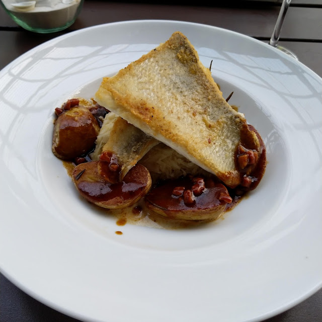 Zanderfilet Mit Rahmkraut Kartoffeln Und Speckjus