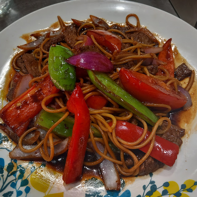Tallarines Saltado