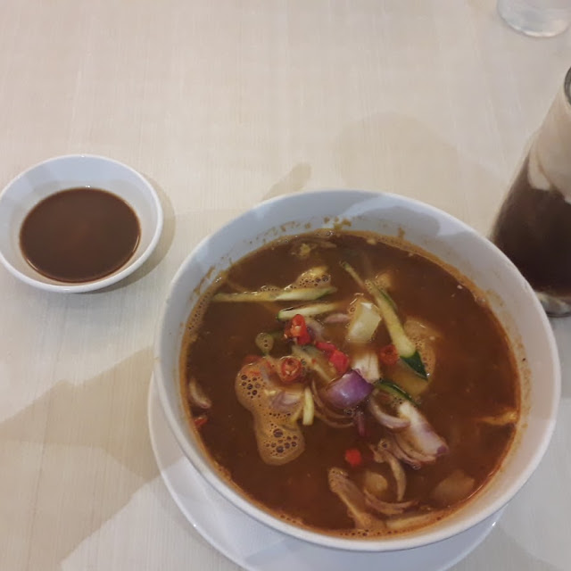 Peneng Asam Laksa and a&w Float