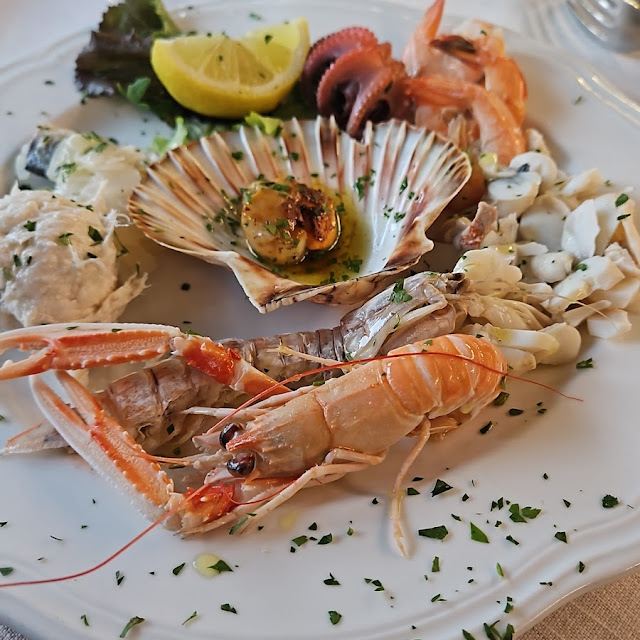 Antipasto Di Pesce Crudo