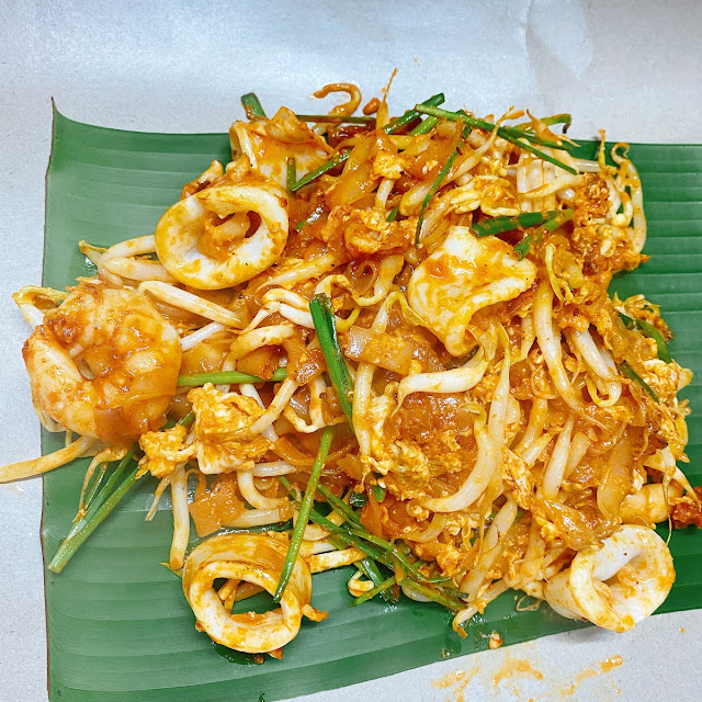 Fried Kway Teow with Squid