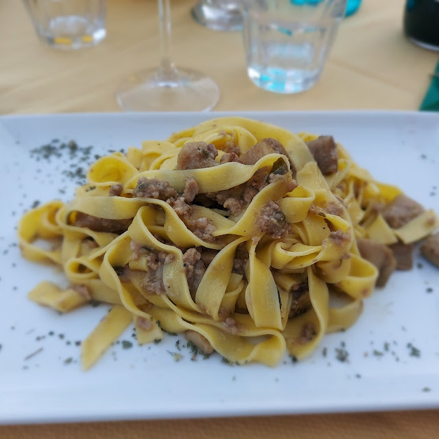 Tagliatelle Porcini E Salsiccia