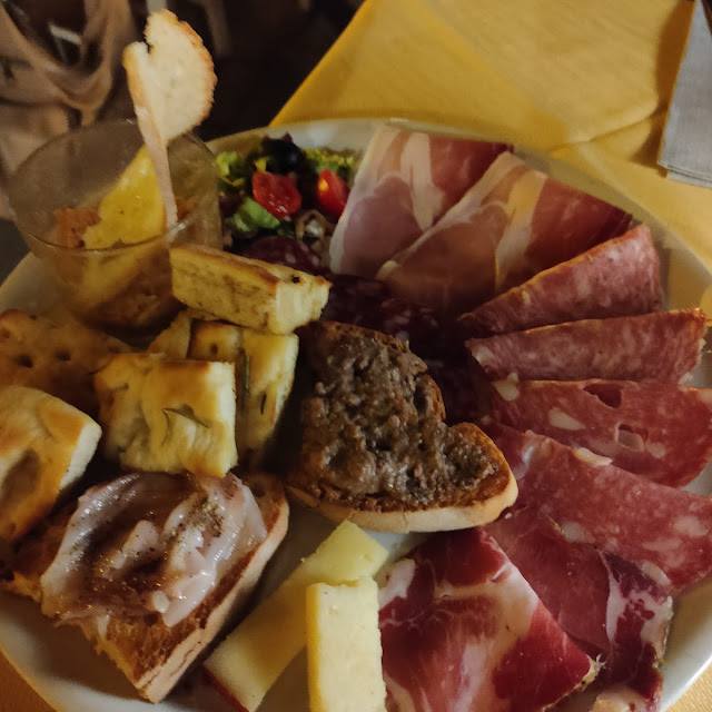 Funghi E Salame