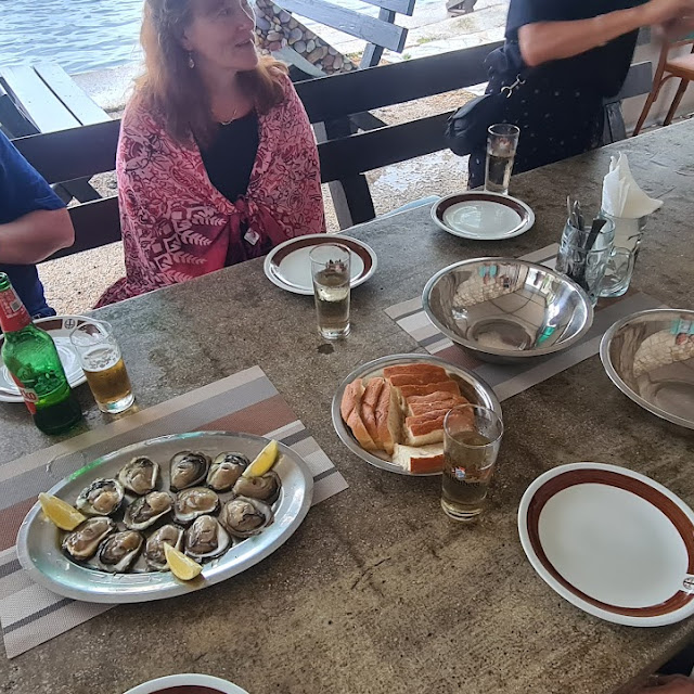 Fresh Oysters