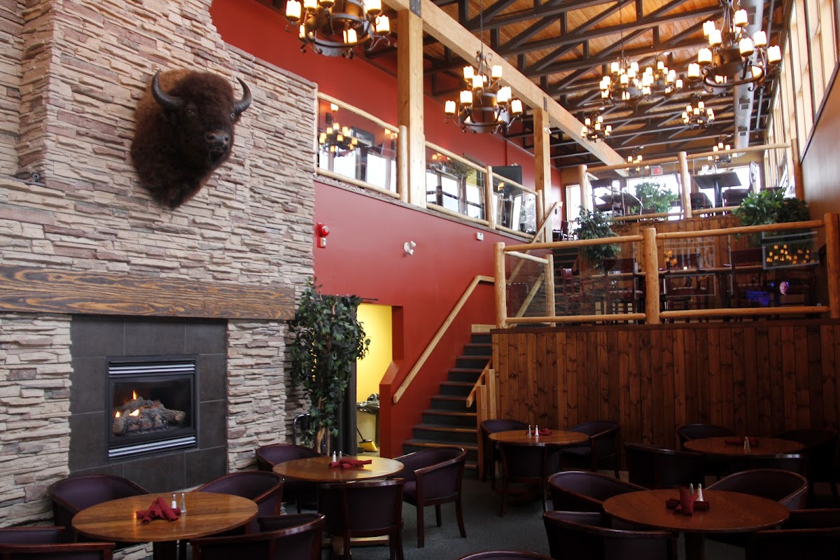 Vimy's Lounge and Grill