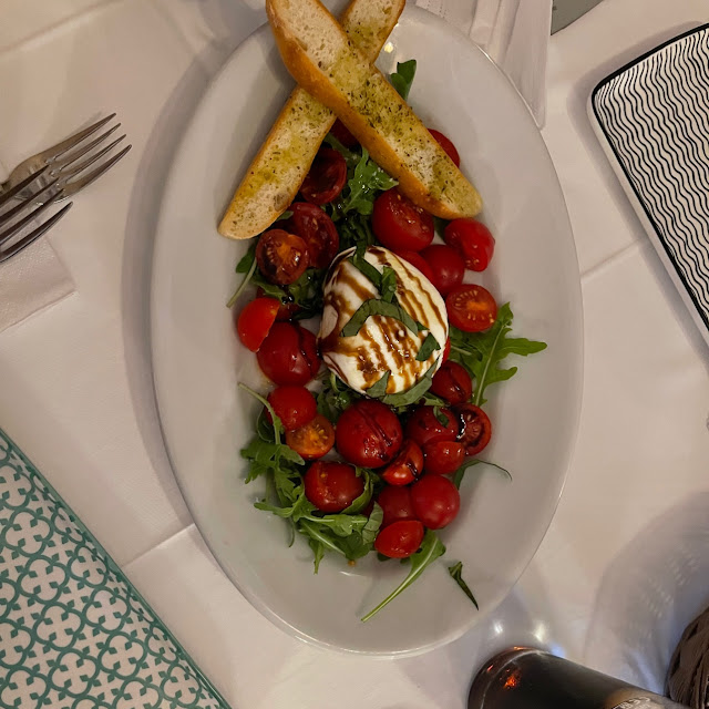 Tomato Mozzarella Caprese Salad