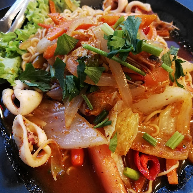 Kerabu Maggi