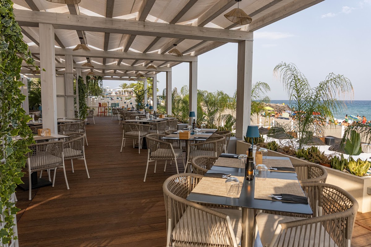 W Beach Club