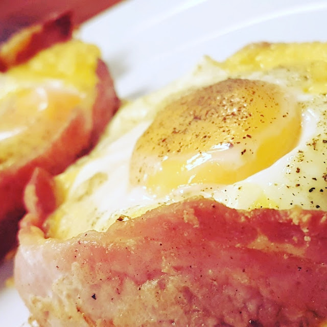 Eggs Benedict