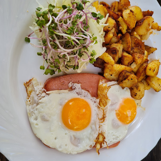 Leberkäse Mit Spiegelei Und Kartoffelpüree