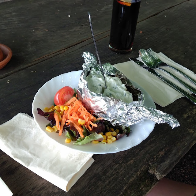Ofenkartoffeln Mit Salat