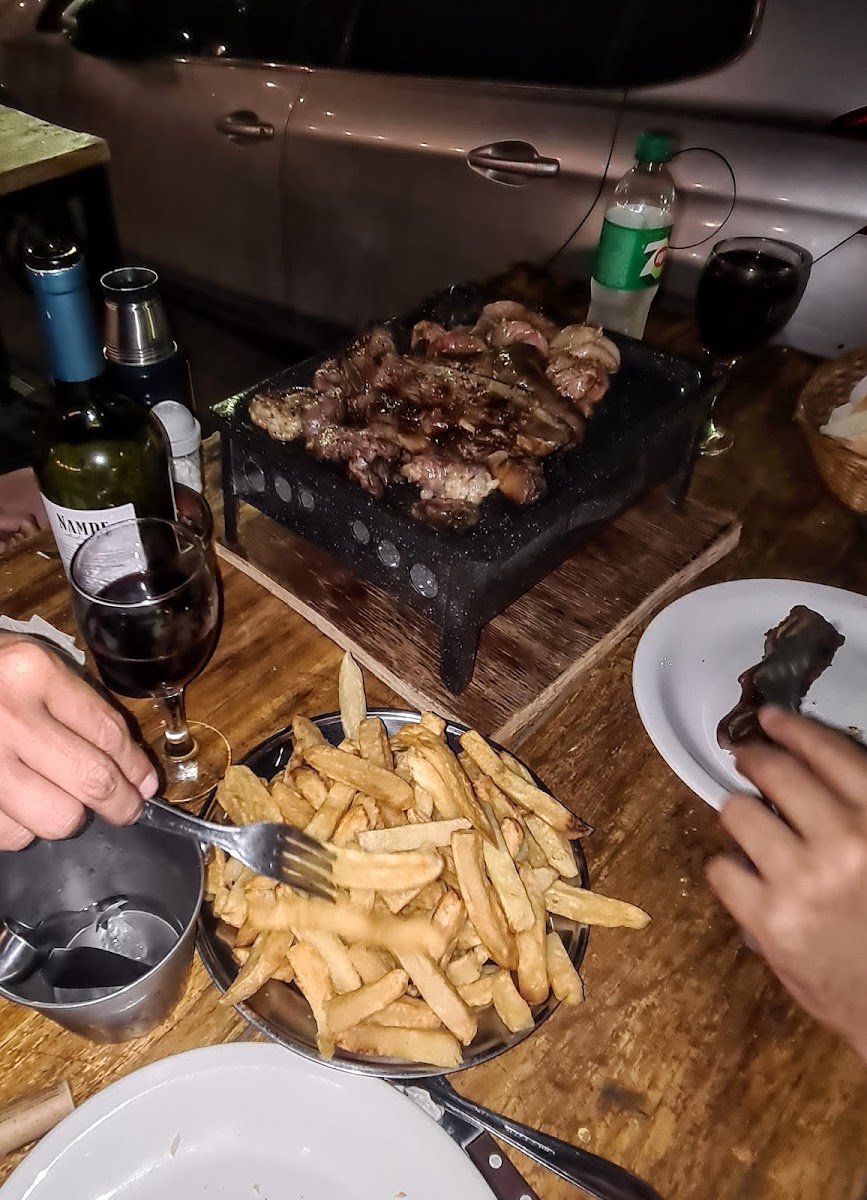La Cueva parrilla restaurante