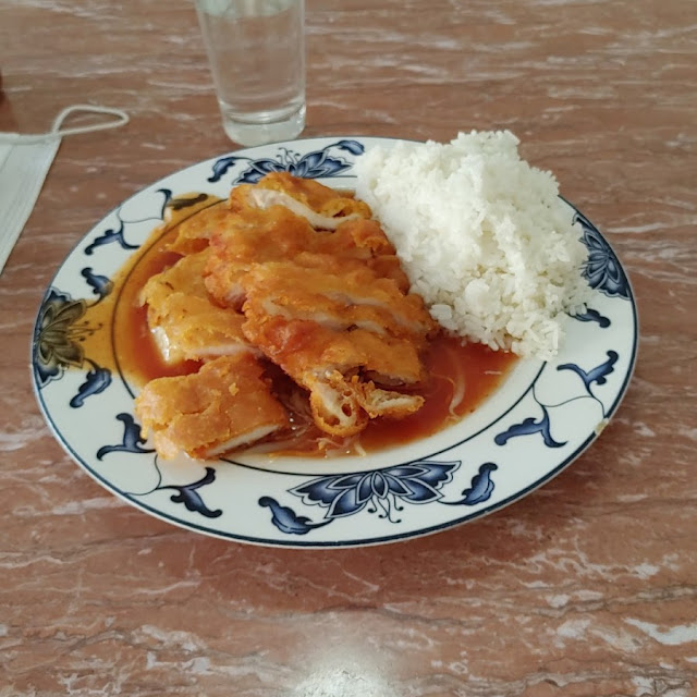 Nr 32 Knusprige Panierte Hühnerbrustfilet Mit Annanas In Süß-sauer Soße
