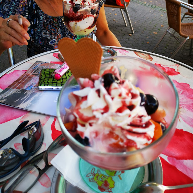 Spezial Erdbeerbecher