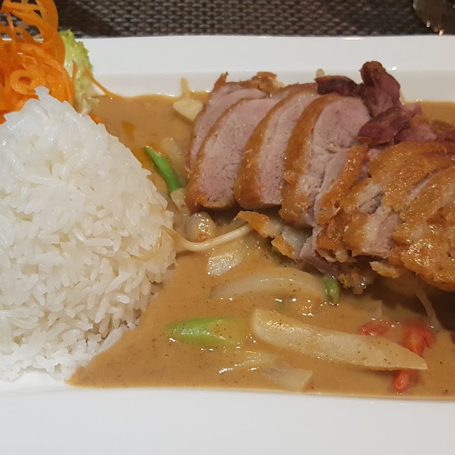 Knusprige Ente In Erdnusssauce