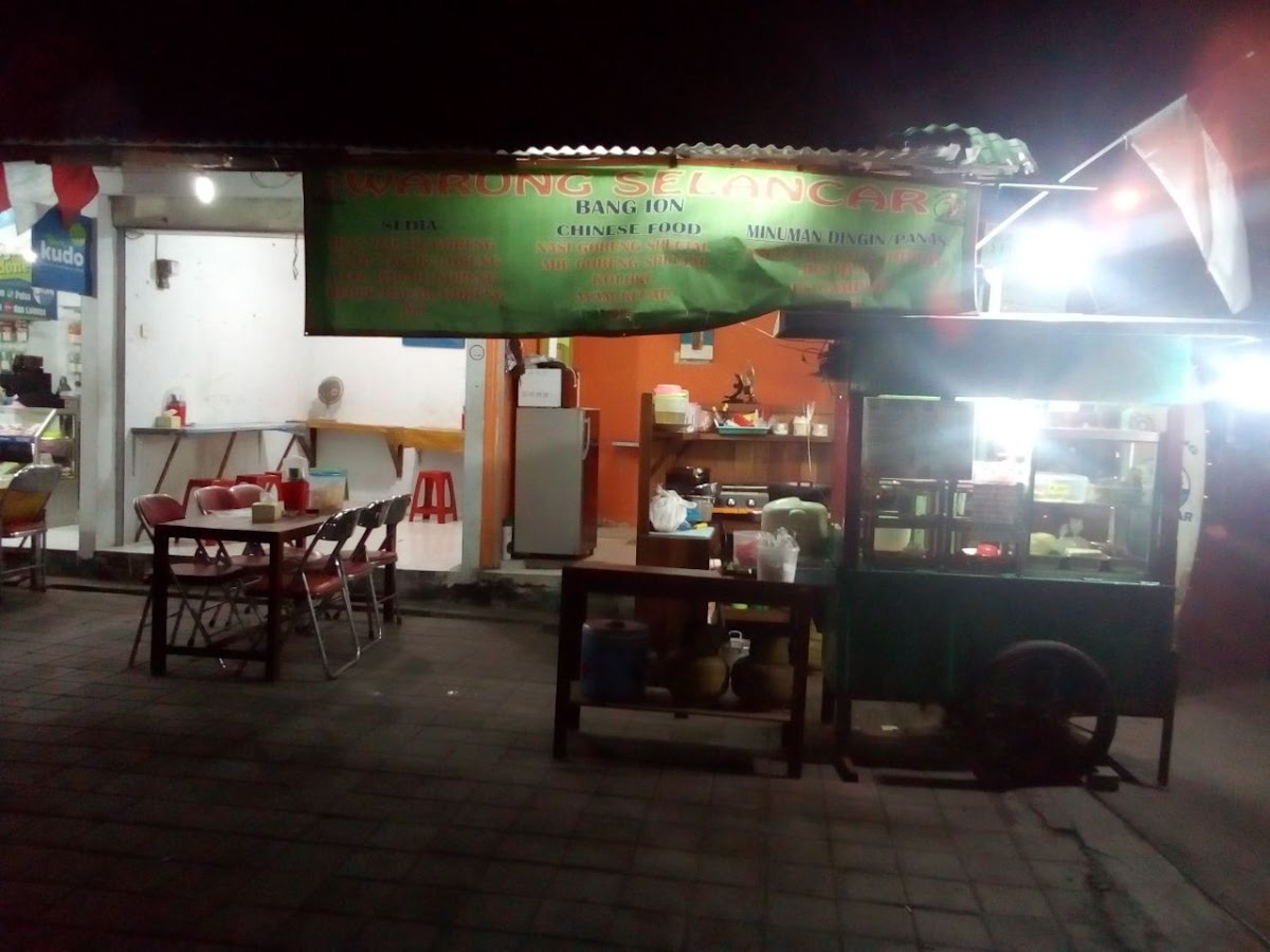 Warung Selancar