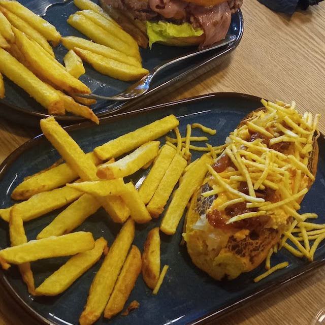 Perrito Y Hamburguesa Clasica