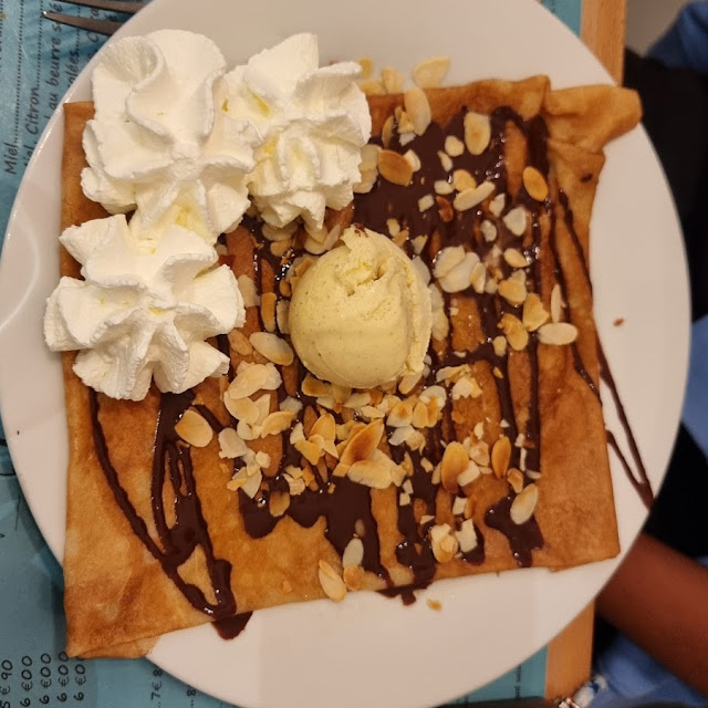 Boule de Glace Et Chantilly