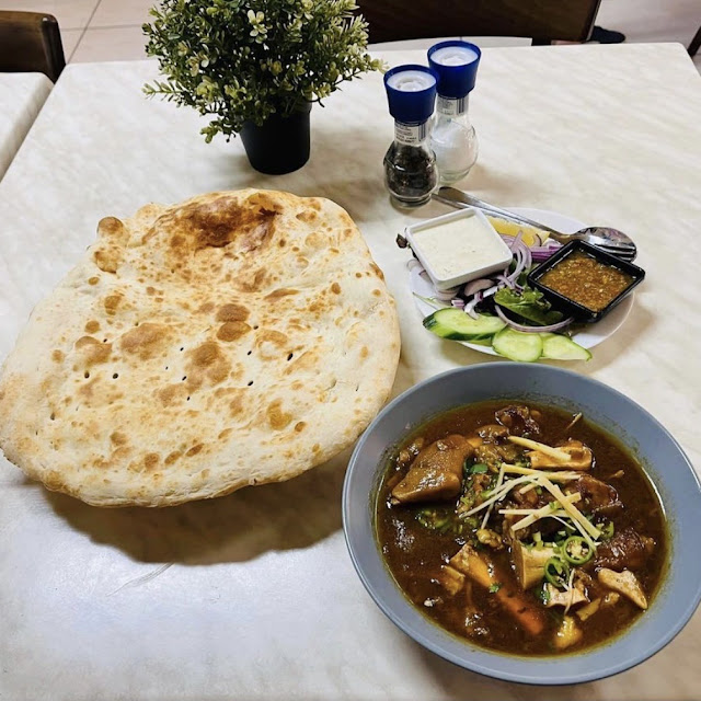 Lamb Paya and Bread