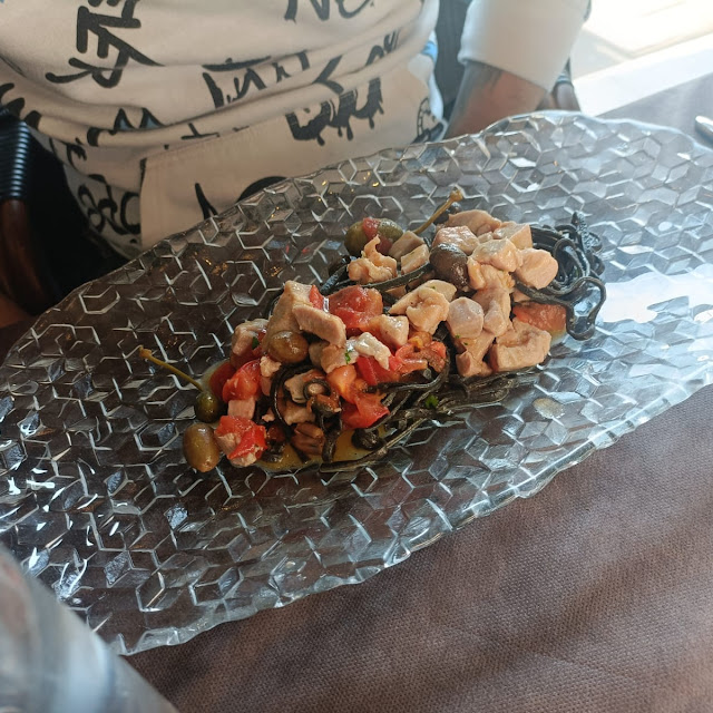 Tagliolini Al Nero Di Seppia Con Tonno