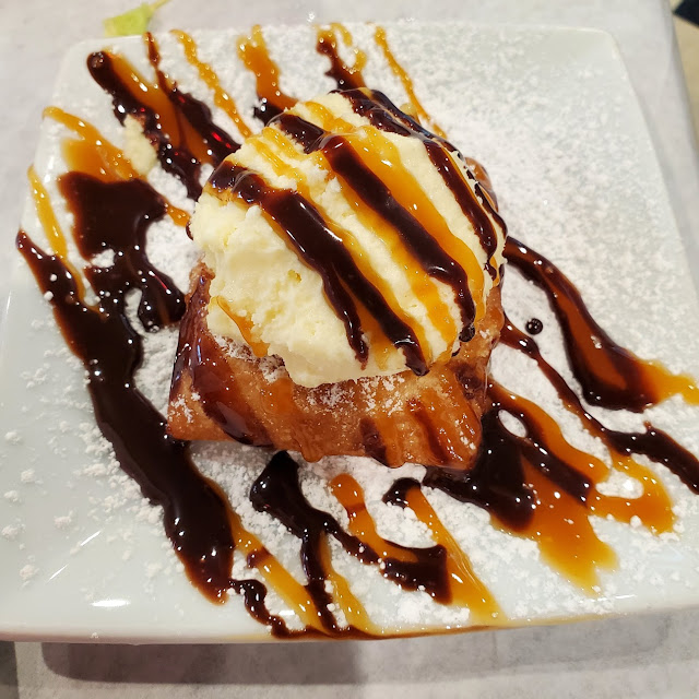 Cheesecake Beignet