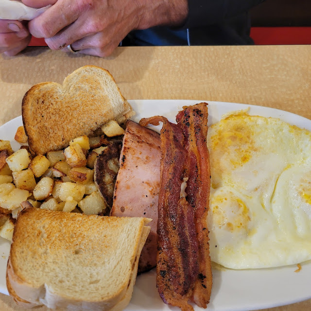 Egg Home Fries and Toast