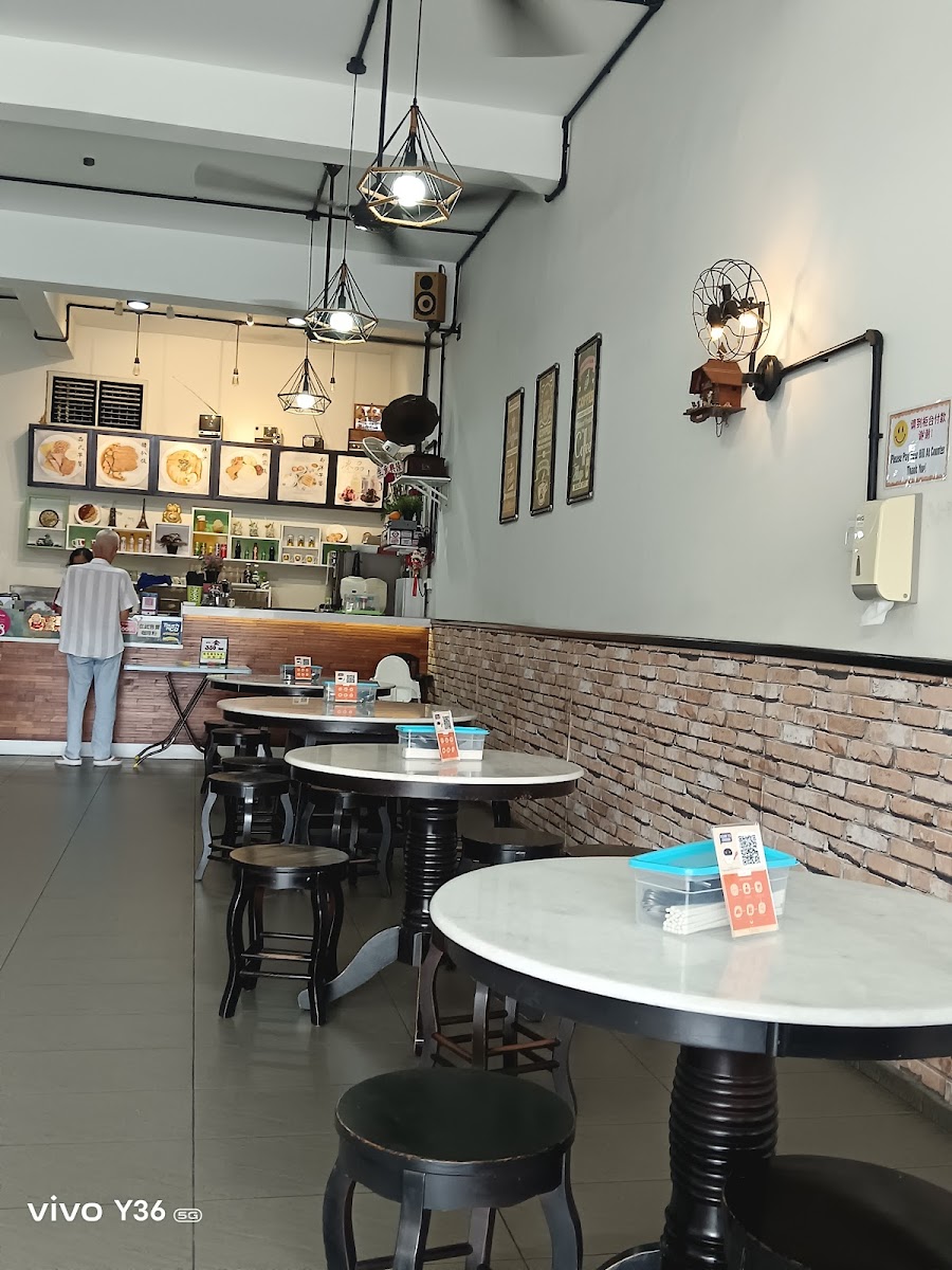 Long Mama Cafe