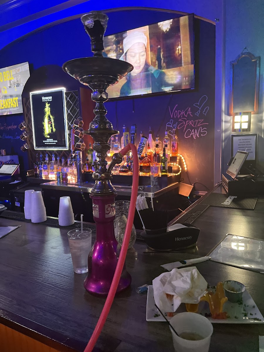 Status Restaurant & Lounge