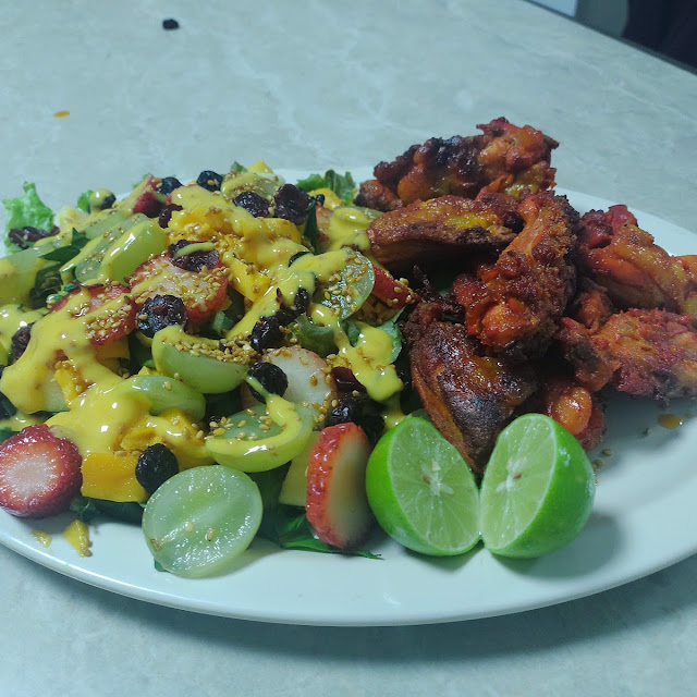 Alitas Con Ensalada Dulce