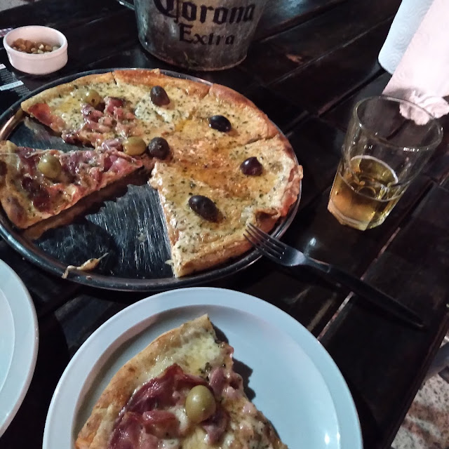Pizza A la Piedra de Provolone Y Panceta Una Delicia