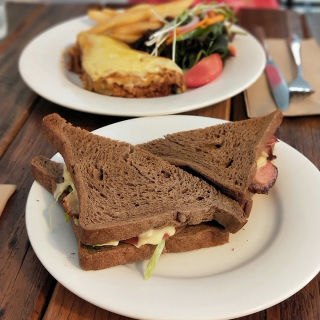 Woody's Blat & Lasagne